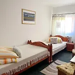 2- Posteľová Izba S Kúpeľňou Emka V
