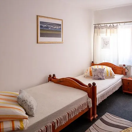 Apartment 2- Postelova Izba S Kupelnou Emka V