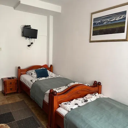 2- Postelova Izba S Kupelnou Emka V Trstená