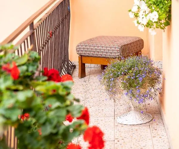 2- Postelova Izba S Kupelnou Emka V Lägenhet